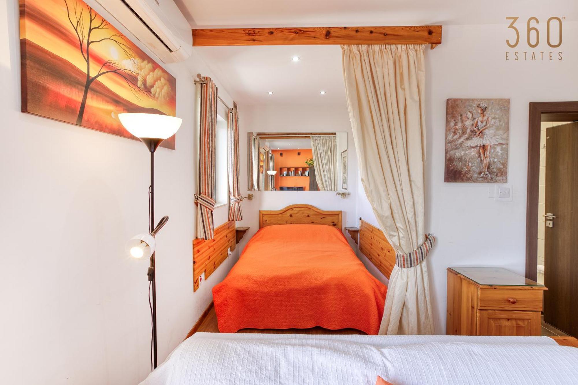Spacious 2br With Large, Private Sun Terrace By 360 Estates