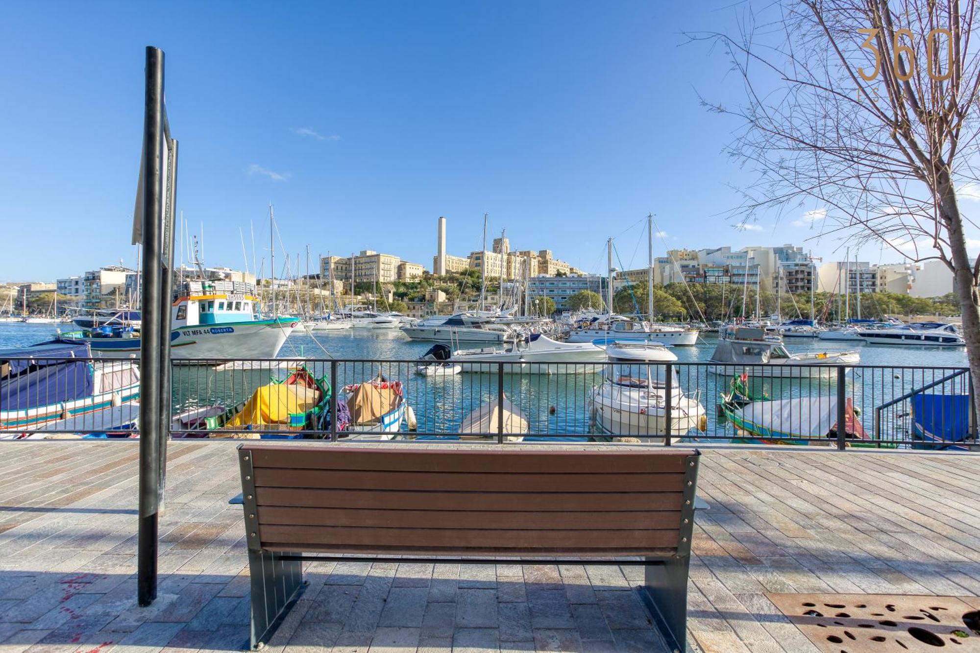 Spacious 2br With Large, Private Sun Terrace By 360 Estates *