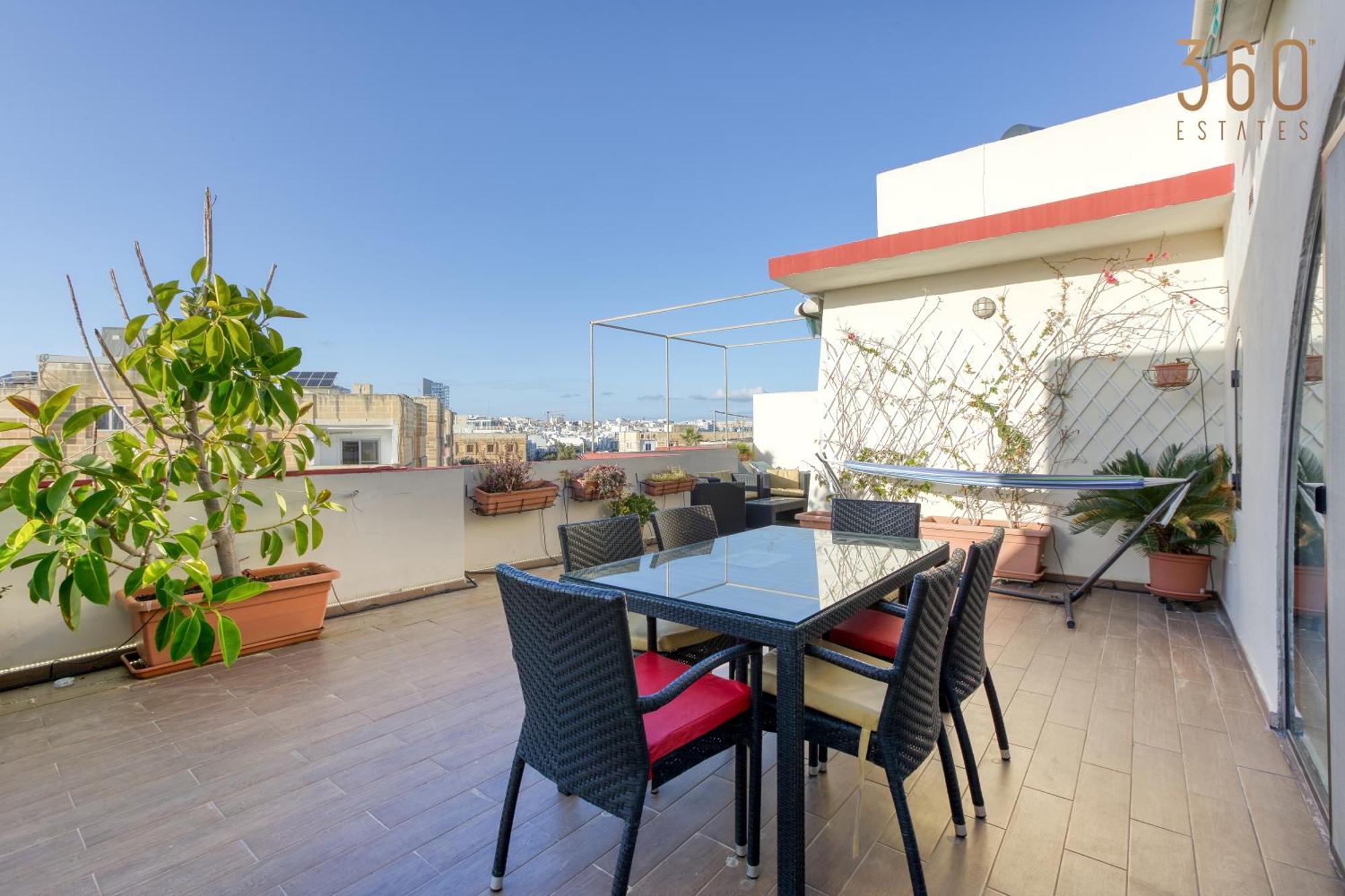 Apartment Spacious 2br With Large, Private Sun Terrace By 360 Estates *