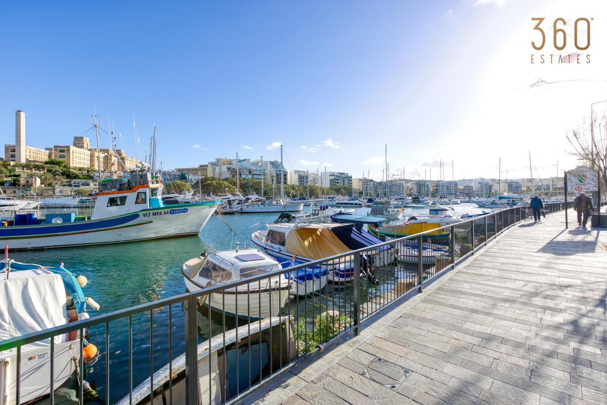 Spacious 2br With Large, Private Sun Terrace By 360 Estates *